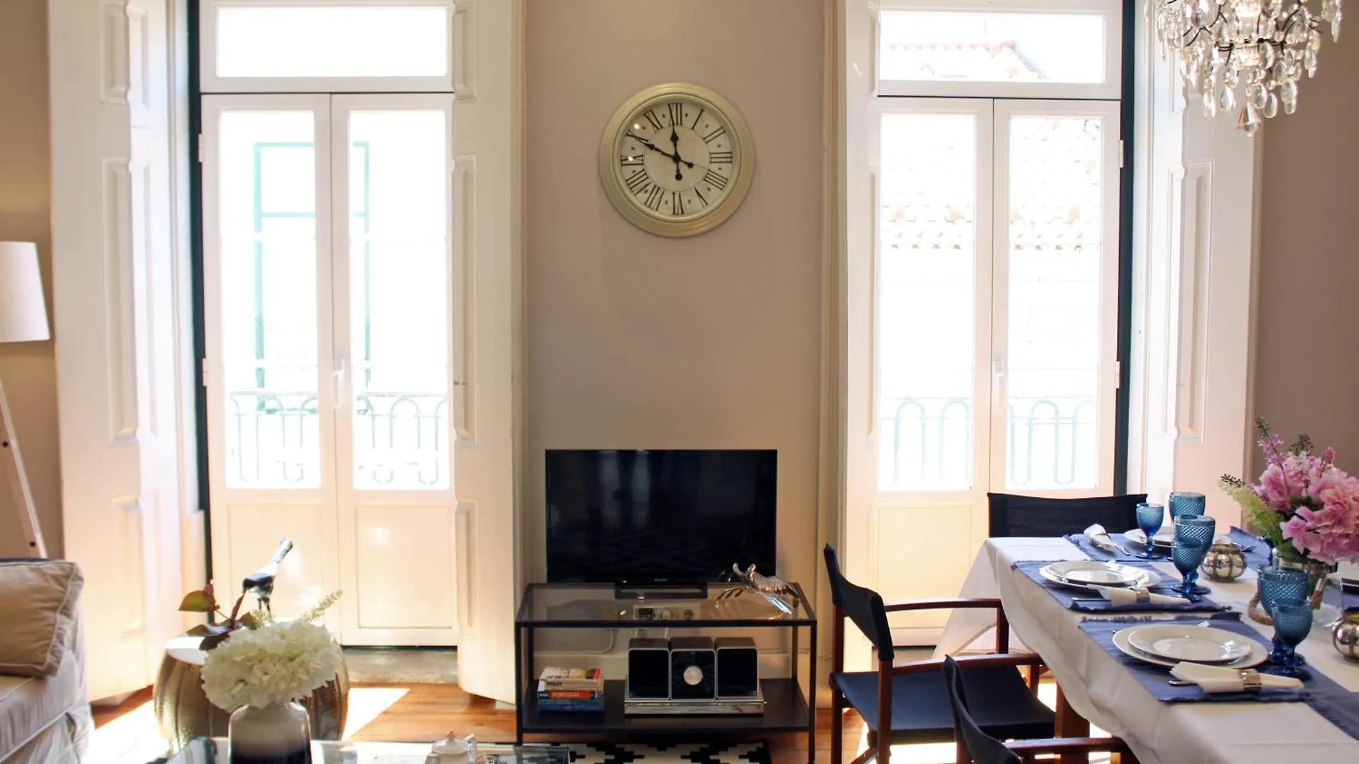 Apartment Sm2 Romantic Home By The Gardens Pr Real & Bairro Alto Lisbon