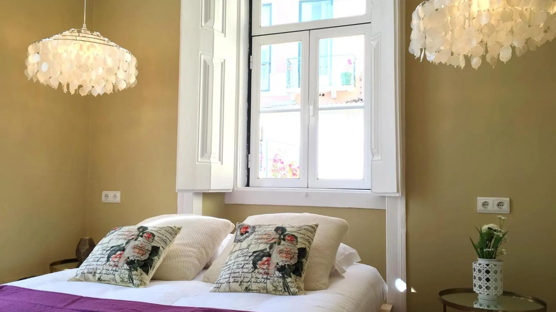 Apartment Sm2 Romantic Home By The Gardens Pr Real & Bairro Alto Lisbon Portugal